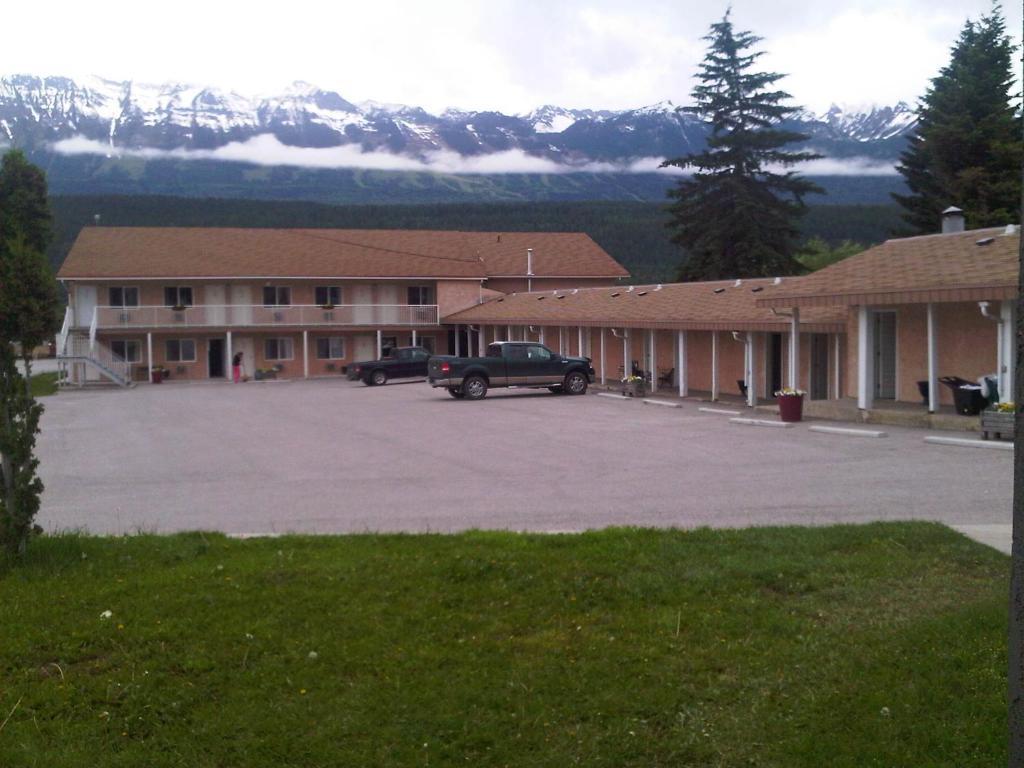 Selkirk Inn Golden Kültér fotó