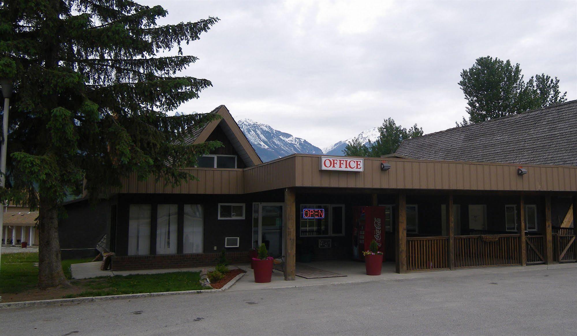 Selkirk Inn Golden Kültér fotó